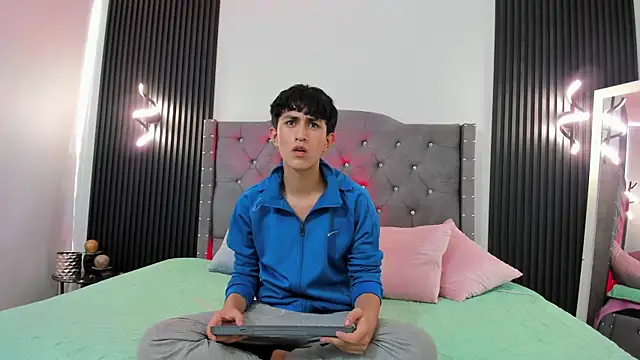 hoot booys  online show from 10/27/25, 03:35