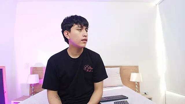 hoot booys  online show from 03/23/26, 08:41