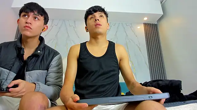 hoot booys  online show from 03/11/26, 04:06