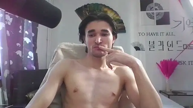 Snapshot of lilshotik chatting on 10/18/25, 10:28 lilshotik online show from 10/18/25, 10:28