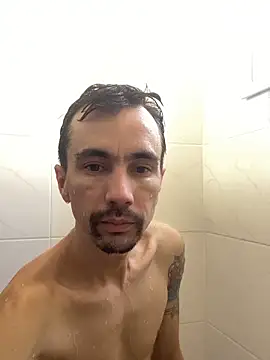 leozin01 online show from 04/18/26, 02:41