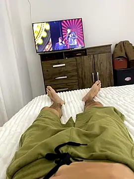 leozin01 online show from 11/06/25, 12:03