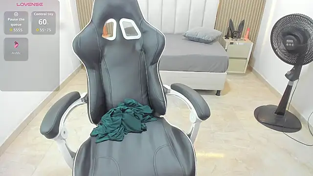 Aziz daud online show from 04/14/26, 07:08