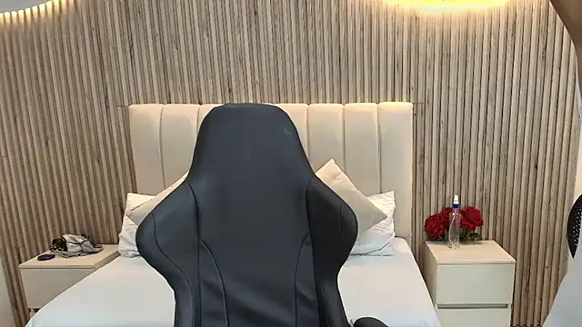 Snapshot of Aziz_daud chatting on 10/24/25, 12:04 Aziz daud online show from 10/24/25, 12:04