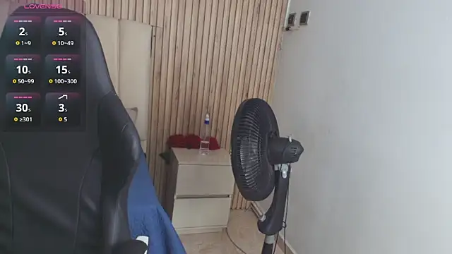 Snapshot of Aziz_daud chatting on 11/26/25, 12:16 Aziz daud online show from 11/26/25, 12:16