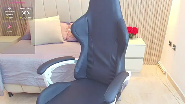 Snapshot of Aziz_daud chatting on 10/18/25, 12:18 Aziz daud online show from 10/18/25, 12:18