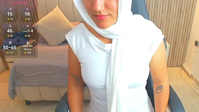 Snapshot of Aziz_daud chatting on 10/17/25, 02:30 Aziz daud online show from 10/17/25, 02:30