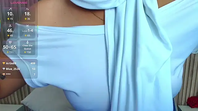 Snapshot of Aziz_daud chatting on 10/30/25, 12:20 Aziz daud online show from 10/30/25, 12:20