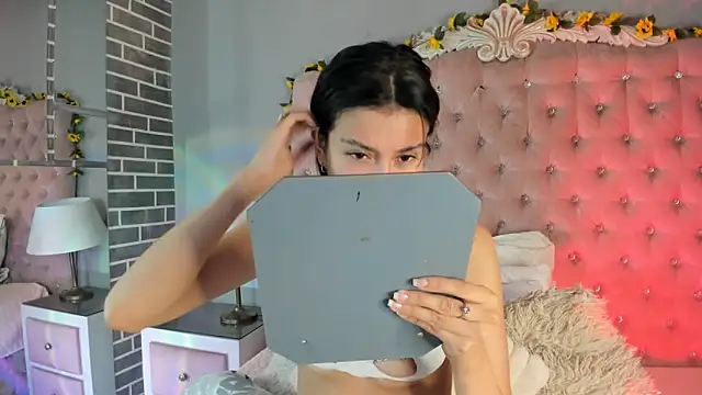 TanyaBello online show from 04/18/26, 04:04