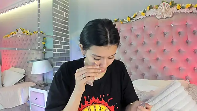 TanyaBello online show from 04/19/26, 05:19