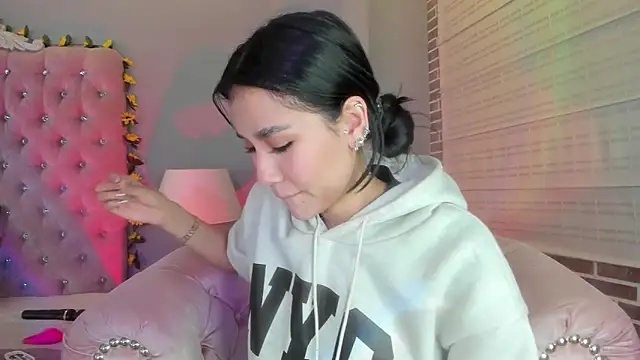 TanyaBello online show from 03/10/26, 04:27