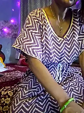 Snapshot of Desi_Maya69 chatting on 05/20/26, 10:45 Desi Maya69 online show from 05/20/26, 10:45