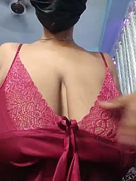 Snapshot of Desi_Maya69 chatting on 06/28/26, 04:41 Desi Maya69 online show from 06/28/26, 04:41