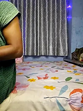 Snapshot of Desi_Maya69 chatting on 05/01/26, 04:56 Desi Maya69 online show from 05/01/26, 04:56