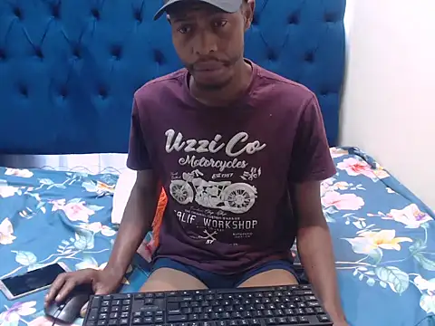 Snapshot of Mrshyguy194 chatting on 10/26/25, 08:26 Mrshyguy194 online show from 10/26/25, 08:26