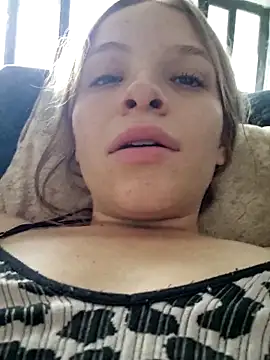 bambiluly online show from 11/11/25, 08:14