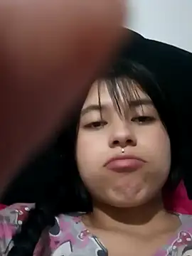 petite coral online show from 01/13/26, 04:16