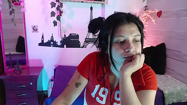 petite coral online show from 05/25/26, 01:16