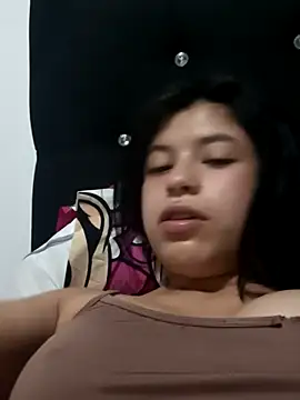 petite coral online show from 01/10/26, 03:13