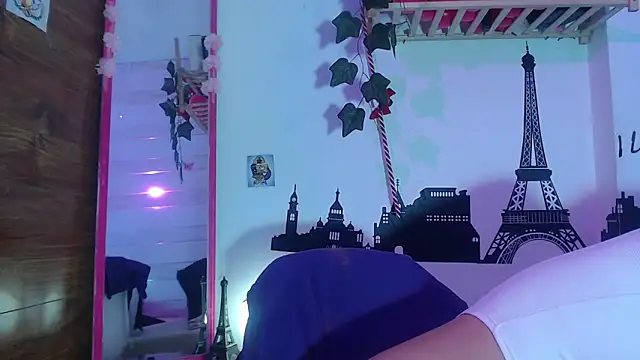 petite coral online show from 05/30/26, 02:51