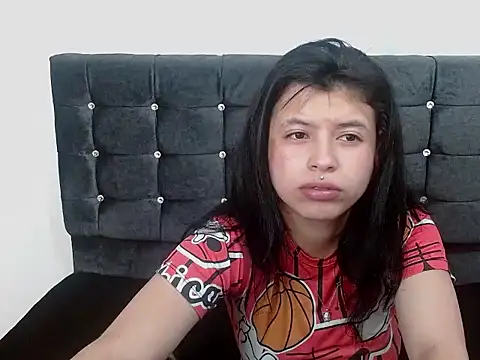 petite coral online show from 10/23/25, 11:31