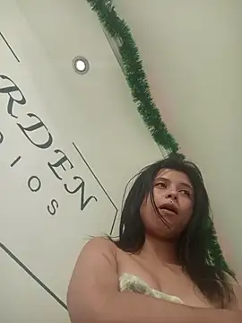 petite coral online show from 12/15/25, 09:15