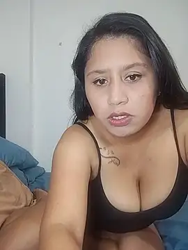 Snapshot of laurita_goloza39 chatting on 11/12/25, 05:17 laurita goloza39 online show from 11/12/25, 05:17