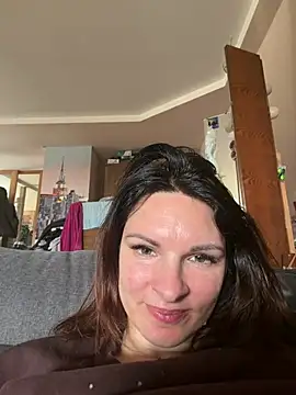 kinkysarahx online show from 04/15/26, 09:15