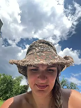 kinkysarahx online show from 07/13/26, 11:31