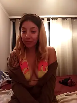 lilivalkova online show from 03/25/26, 04:45