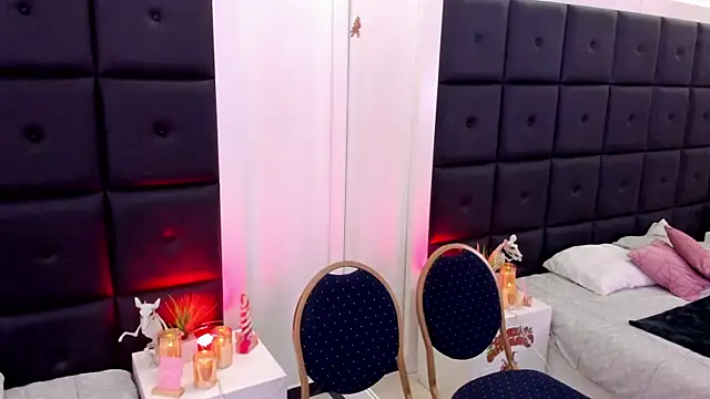 TamaraLeen online show from 11/17/25, 08:13