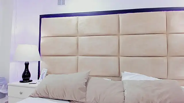 AnnyeWatson online show from 10/21/25, 12:48