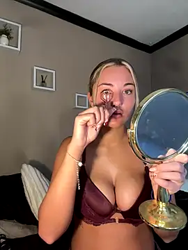 LaceyMilliexoxo online show from 11/26/25, 10:26