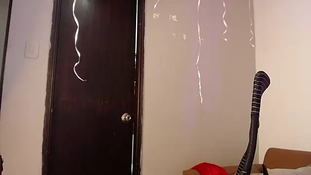 Snapshot of miel_alisha chatting on 05/28/26, 02:23 miel alisha online show from 05/28/26, 02:23