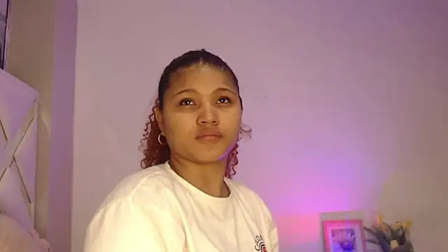Snapshot of miel_alisha chatting on 07/07/26, 12:52 miel alisha online show from 07/07/26, 12:52