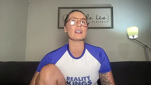 Snapshot of Mandyrheaa chatting on 10/31/25, 01:13 Mandyrheaa online show from 10/31/25, 01:13