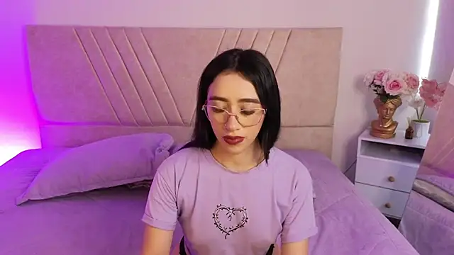 GabbieHill online show from 10/28/25, 08:08