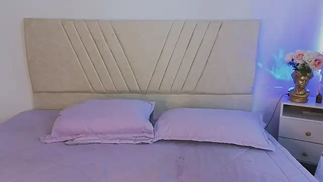 GabbieHill online show from 11/18/25, 09:18