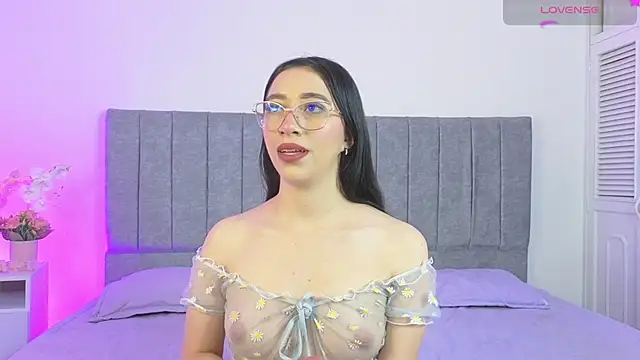 GabbieHill online show from 10/27/25, 07:37