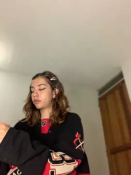 MiaaCute- online show from 02/25/26, 12:44