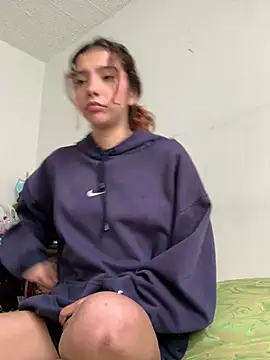 MiaaCute- online show from 05/04/26, 08:33