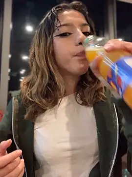 MiaaCute- online show from 12/19/25, 11:51