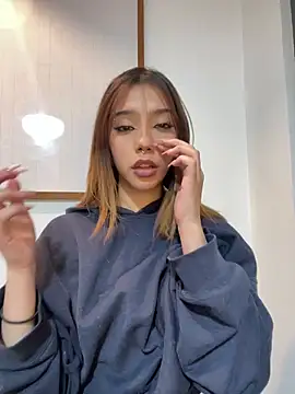 MiaaCute- online show from 05/05/26, 08:56