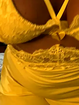 Snapshot of NatashaAzura chatting on 10/16/25, 11:24 NatashaAzura online show from 10/16/25, 11:24