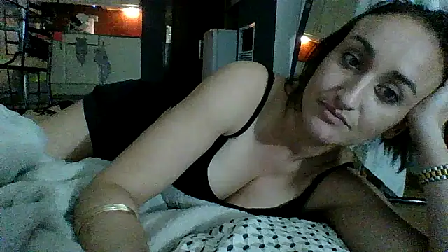 Lolaaa17740 online show from 11/21/25, 03:16