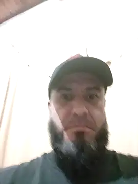 Snapshot of barbas880914 chatting on 10/17/25, 11:39 barbas880914 online show from 10/17/25, 11:39