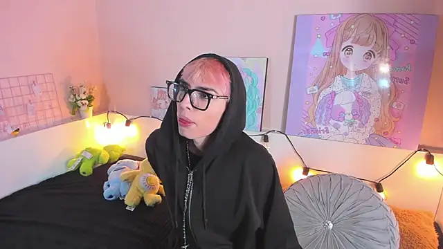 Strawberry Kitty  online show from 11/08/25, 03:43