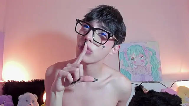 Strawberry Kitty  online show from 02/16/26, 04:27