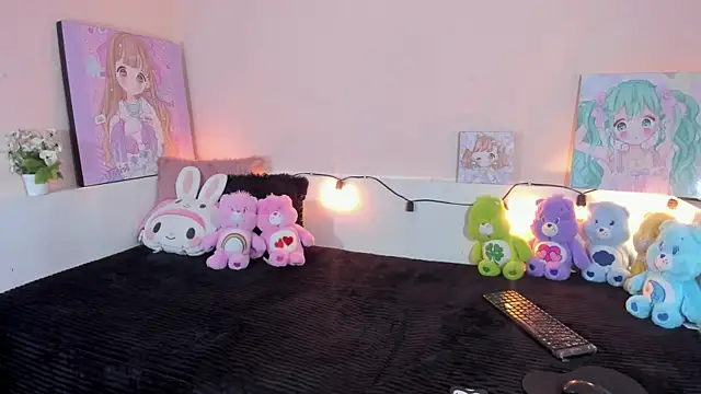 Strawberry Kitty  online show from 01/09/26, 04:30