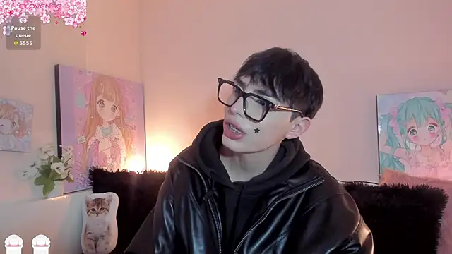 Snapshot of Strawberry_Kitty_ chatting on 03/22/26, 04:16 Strawberry Kitty online show from 03/22/26, 04:16